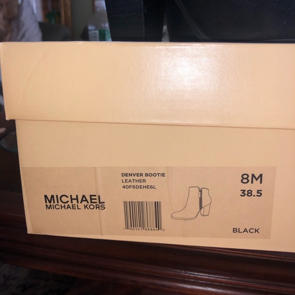 Michael Kors Denver Bootie size 38.5 - Picture 2 of 3